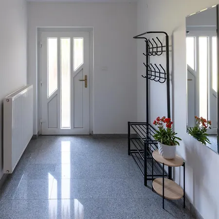 Apartma Luketovi * Vojscica