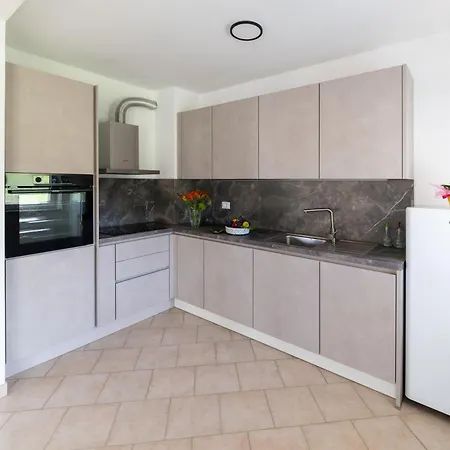 Apartma Luketovi * Vojscica